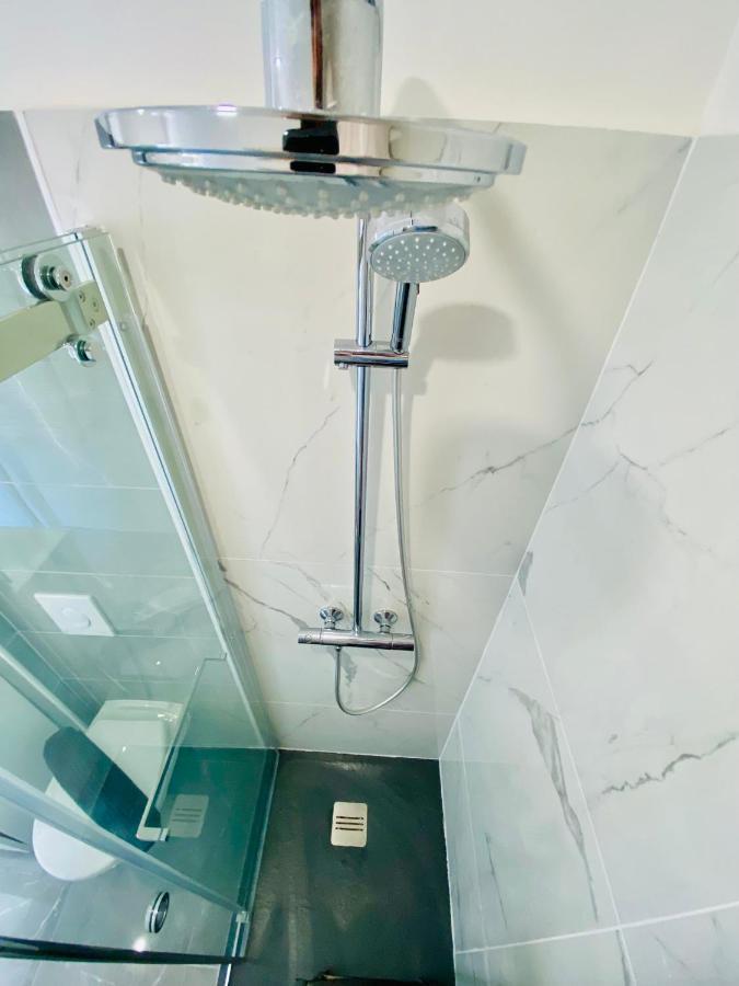 ניס Lovely Apartment Heart Of Golden Square Fiber Wifi מראה חיצוני תמונה